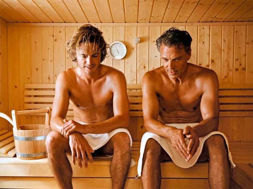 Men visit the sauna to cure prostatitis